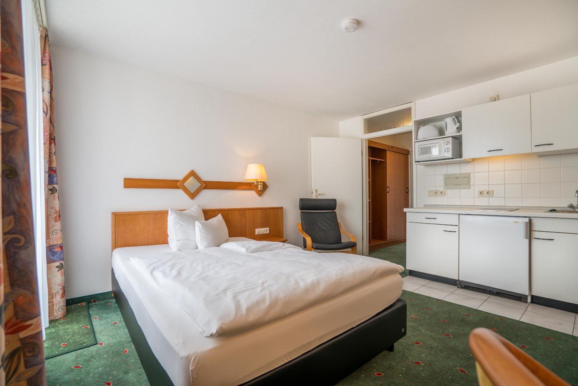 Airporthotel Residenz Steinenbronn מראה חיצוני תמונה