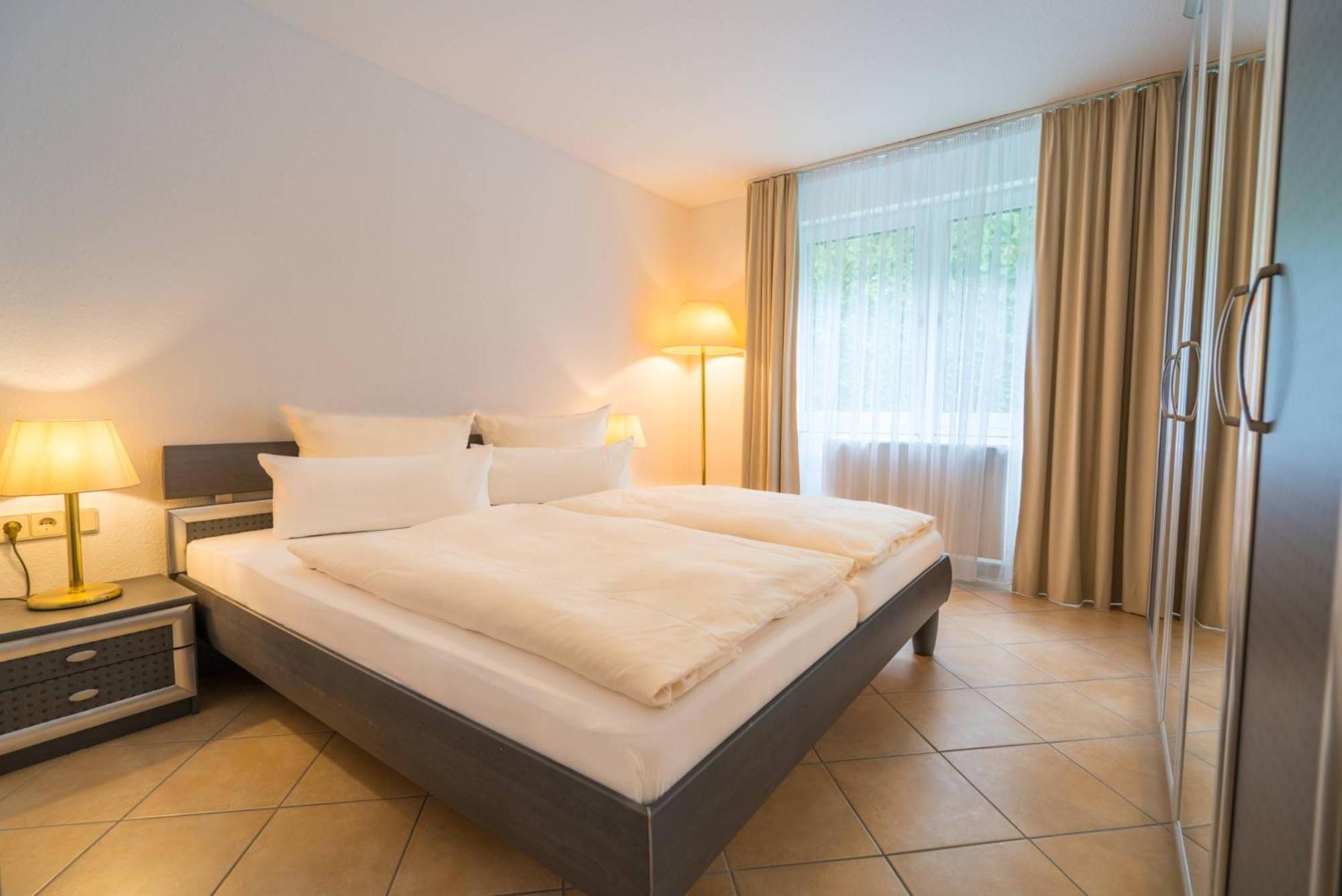 Airporthotel Residenz Steinenbronn מראה חיצוני תמונה