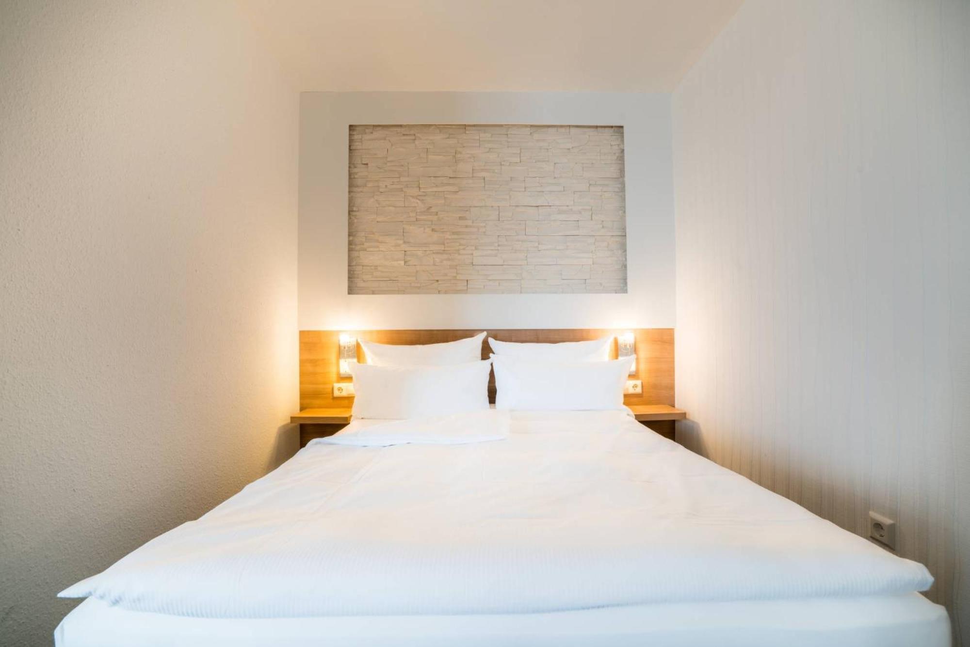 Airporthotel Residenz Steinenbronn מראה חיצוני תמונה