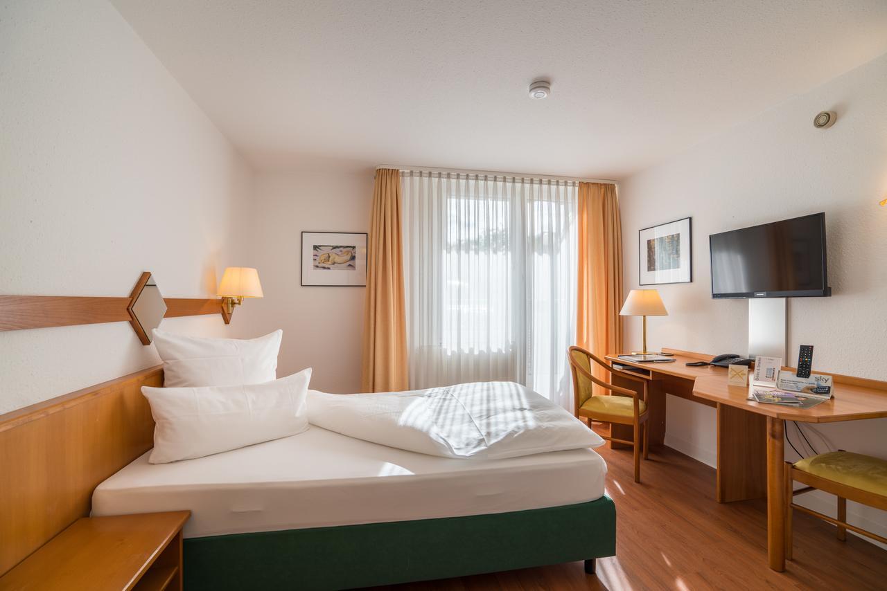 Airporthotel Residenz Steinenbronn מראה חיצוני תמונה