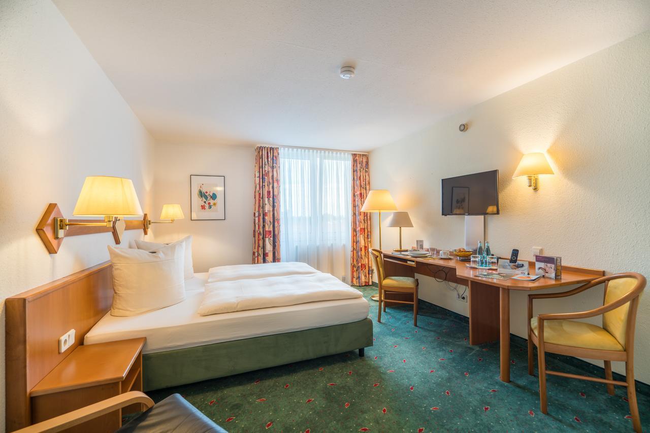 Airporthotel Residenz Steinenbronn מראה חיצוני תמונה