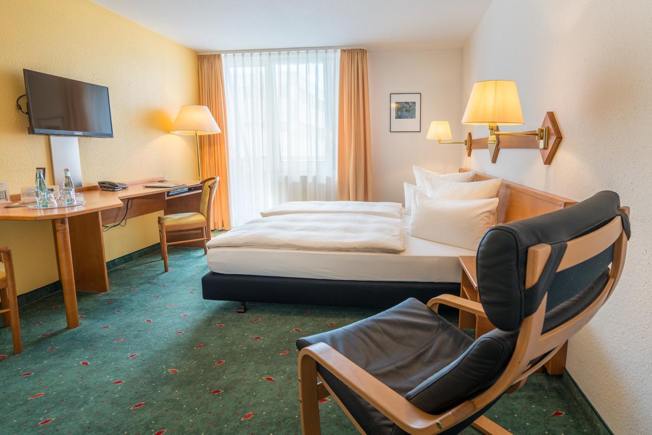 Airporthotel Residenz Steinenbronn מראה חיצוני תמונה
