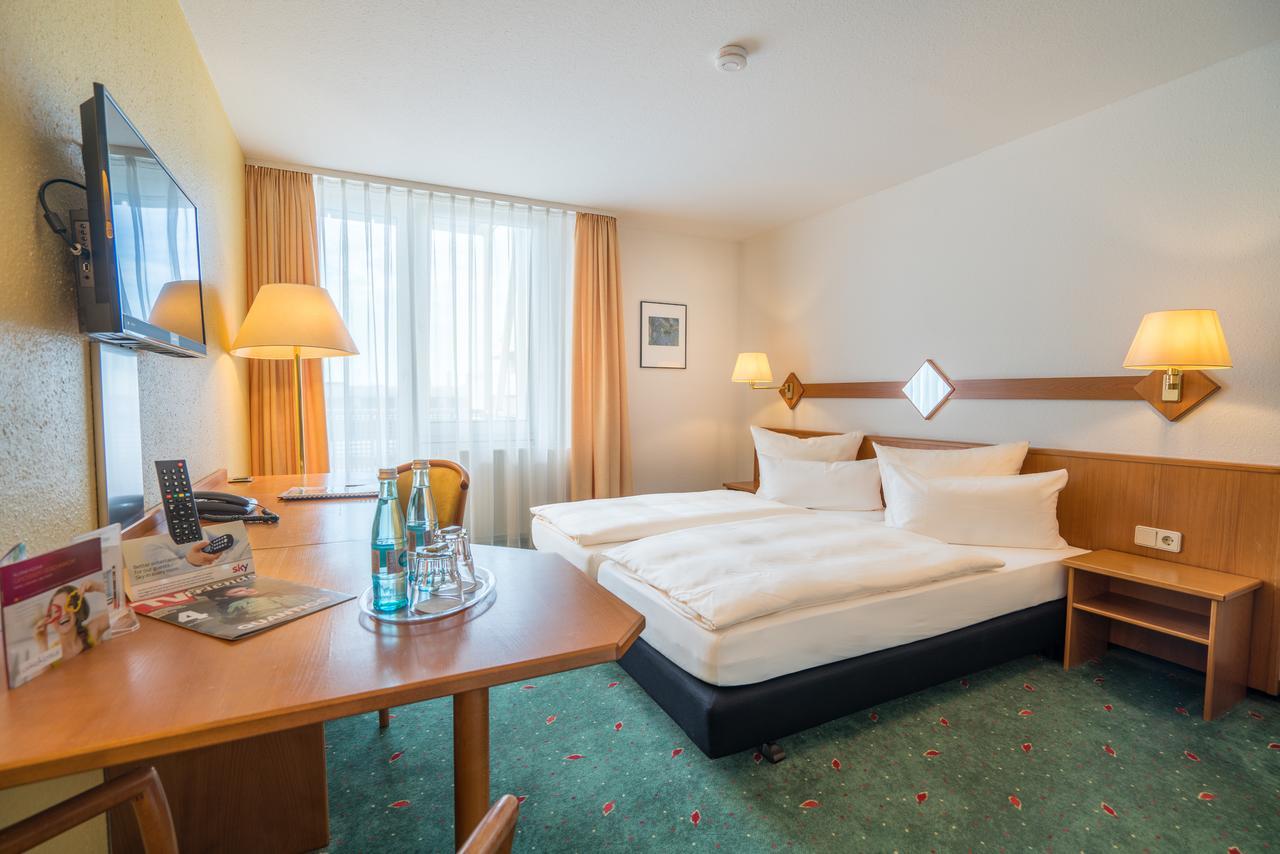 Airporthotel Residenz Steinenbronn מראה חיצוני תמונה