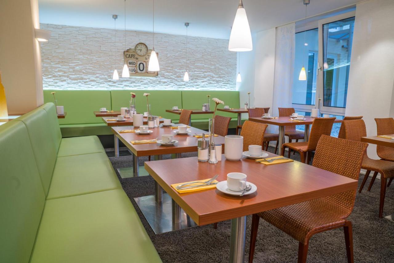 Airporthotel Residenz Steinenbronn מראה חיצוני תמונה
